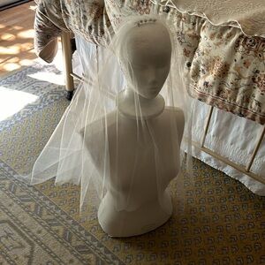 NWOT 70” Swarovski Hair Clip Veil with Blusher